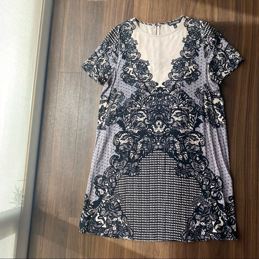 Express black and light pink lace print simple dress